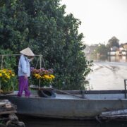 Lang-hoa-Phu-Mau-Ve-dep-ruc-ro-va-lang-man-noi-xu-Hue-07-1638909262